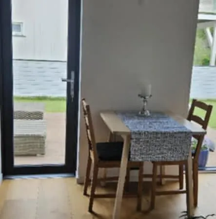 Til Leie Naer Dyreparken, Sorlandssenteret, Sjoen Og Appartamento